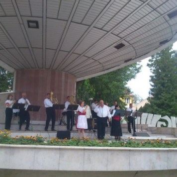 Live performances Outdoor Stage in the Park